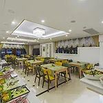 Hotel Grand Naki 3*