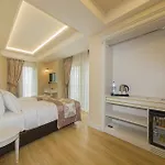 Grand Naki 3*