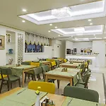 Hotel Grand Naki 3*