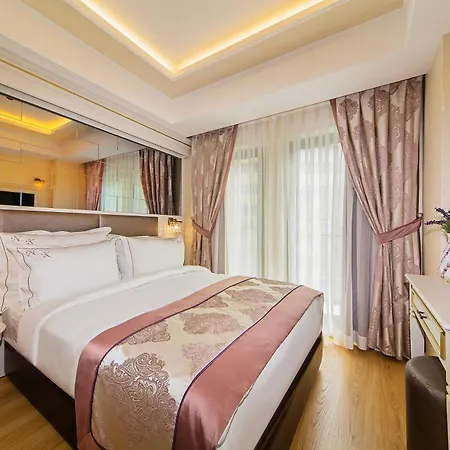 Grand Naki Estambul