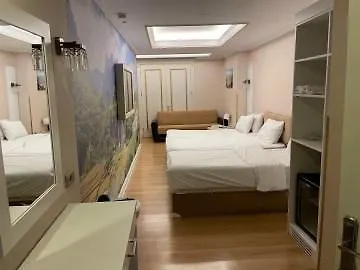 Grand Naki