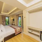 Hotel Grand Naki